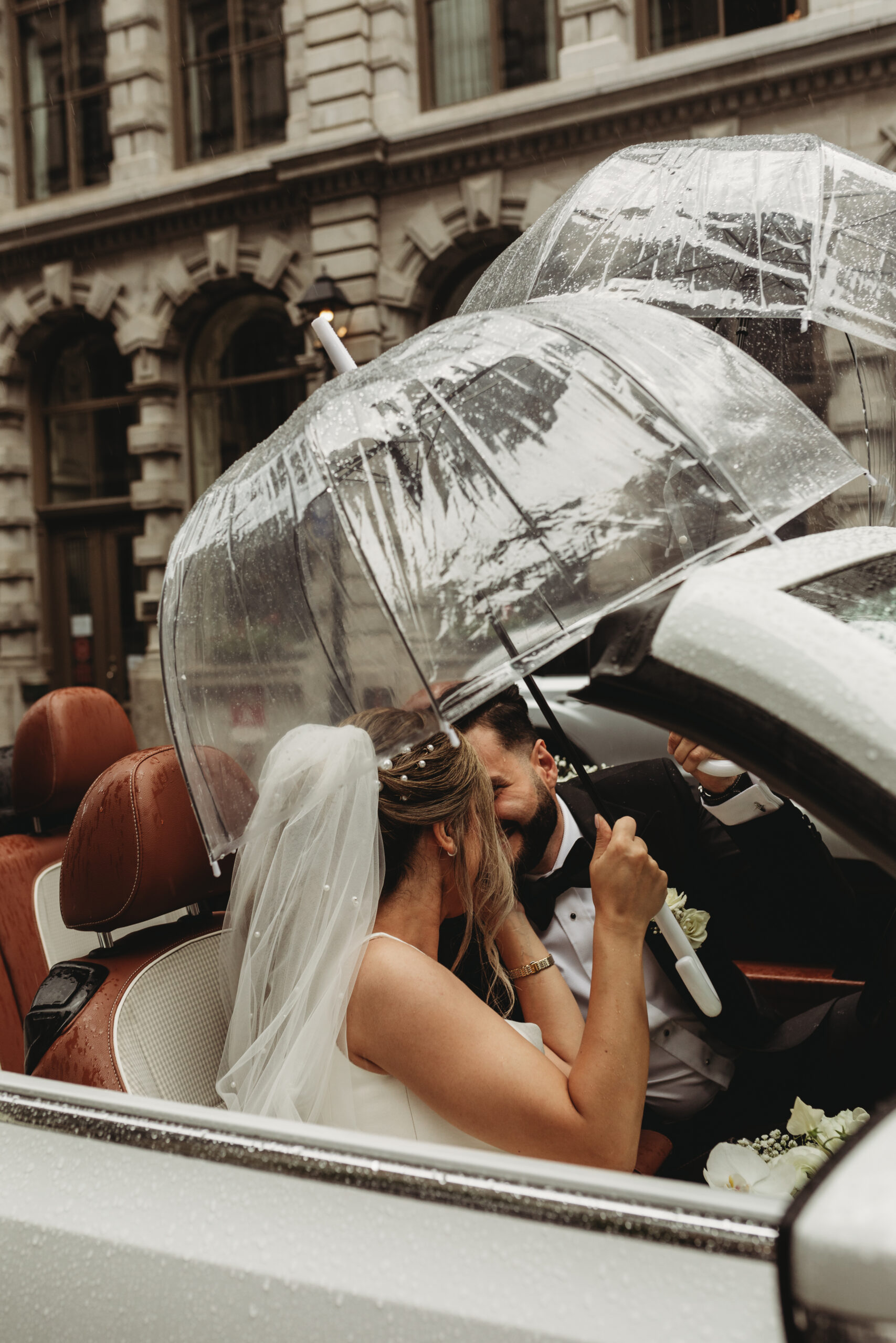 Gelareh+Sadra's+Old_Port_Golf_Des_Iles_Wedding_Photos-28 Shooting Mariage Vieux-Montréal Hôtel Gault ©alizadworkind